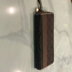 Coach Zipper Wallet